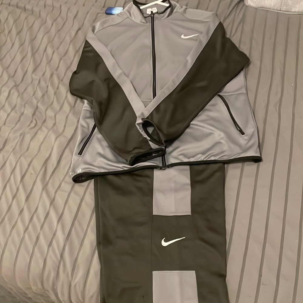 Nike dri fit 2 piece mesh warm up sweat suits